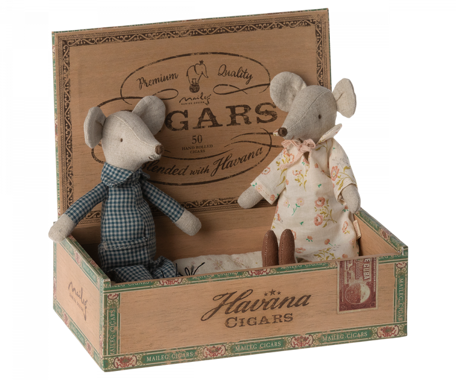 Maileg | Grandma + Grandpa Mice in Cigar Box